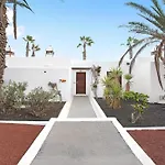 Puerto Chico 7 *